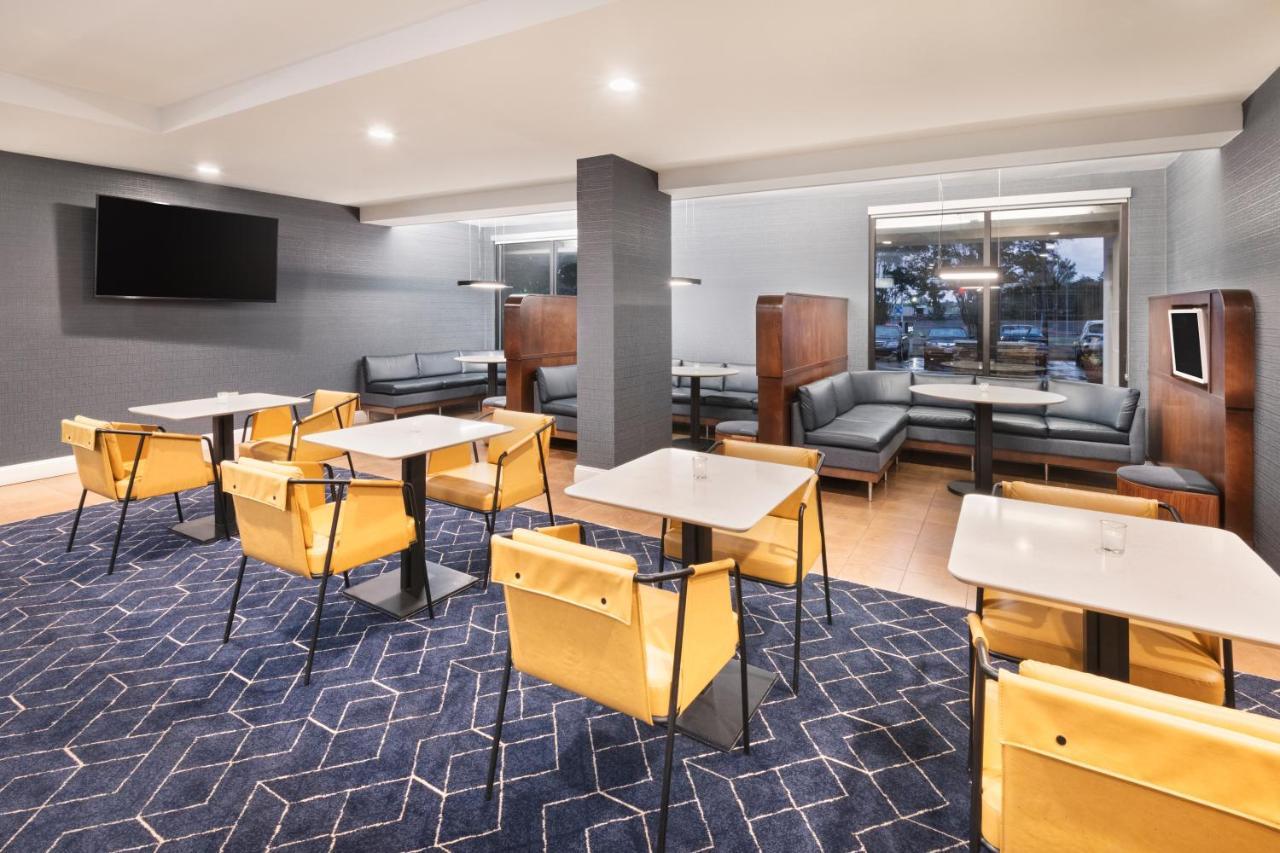 Courtyard By Marriott Burlington Ξενοδοχείο Εξωτερικό φωτογραφία