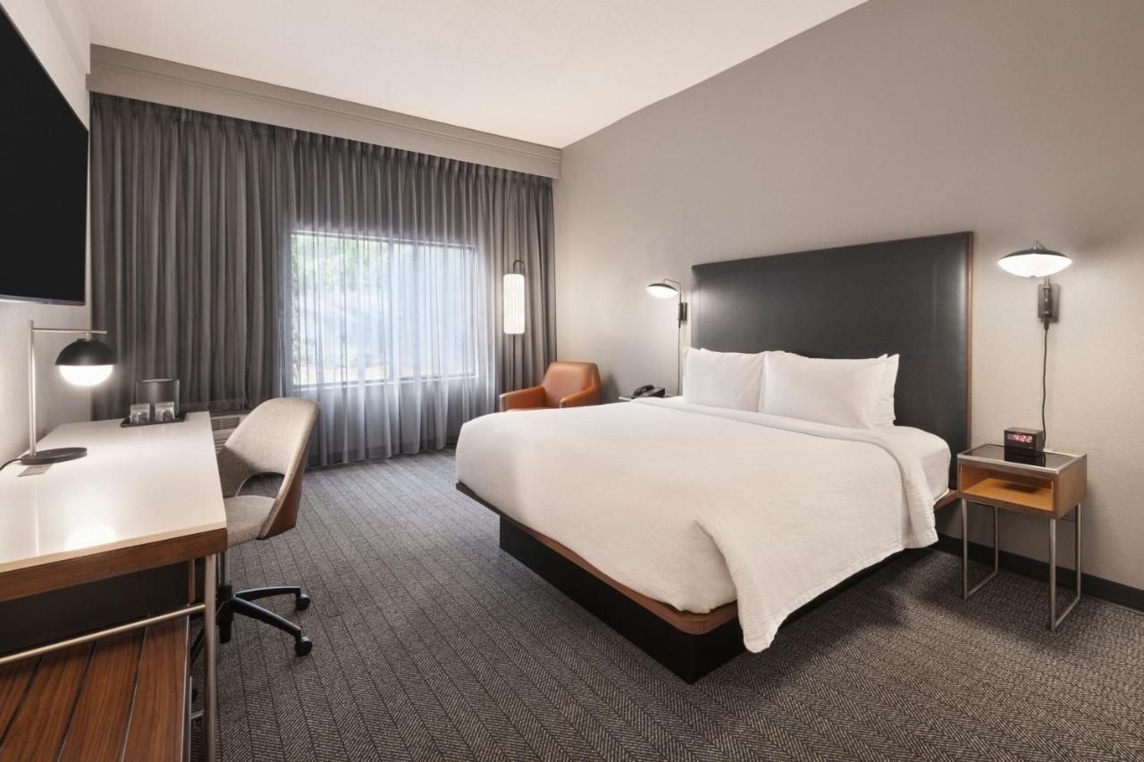 Courtyard By Marriott Burlington Ξενοδοχείο Εξωτερικό φωτογραφία