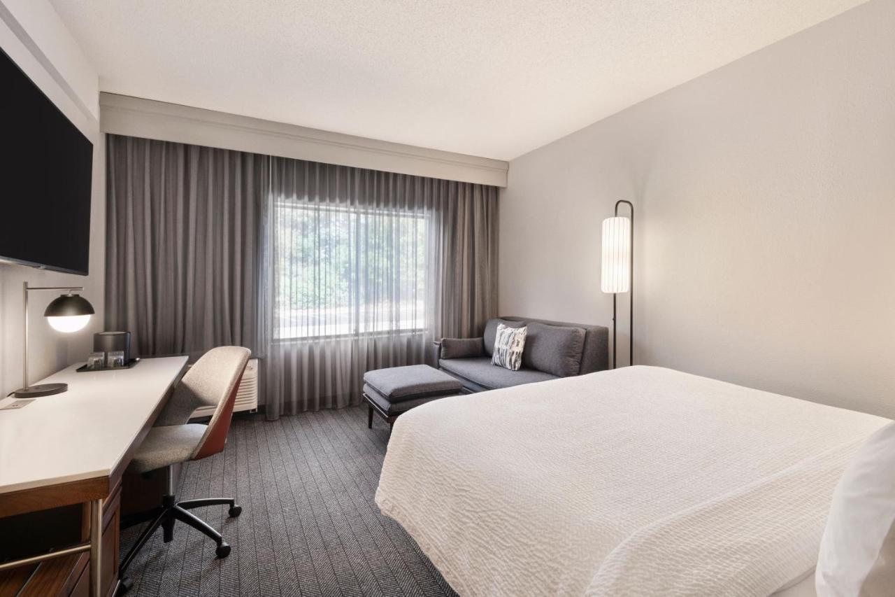 Courtyard By Marriott Burlington Ξενοδοχείο Εξωτερικό φωτογραφία