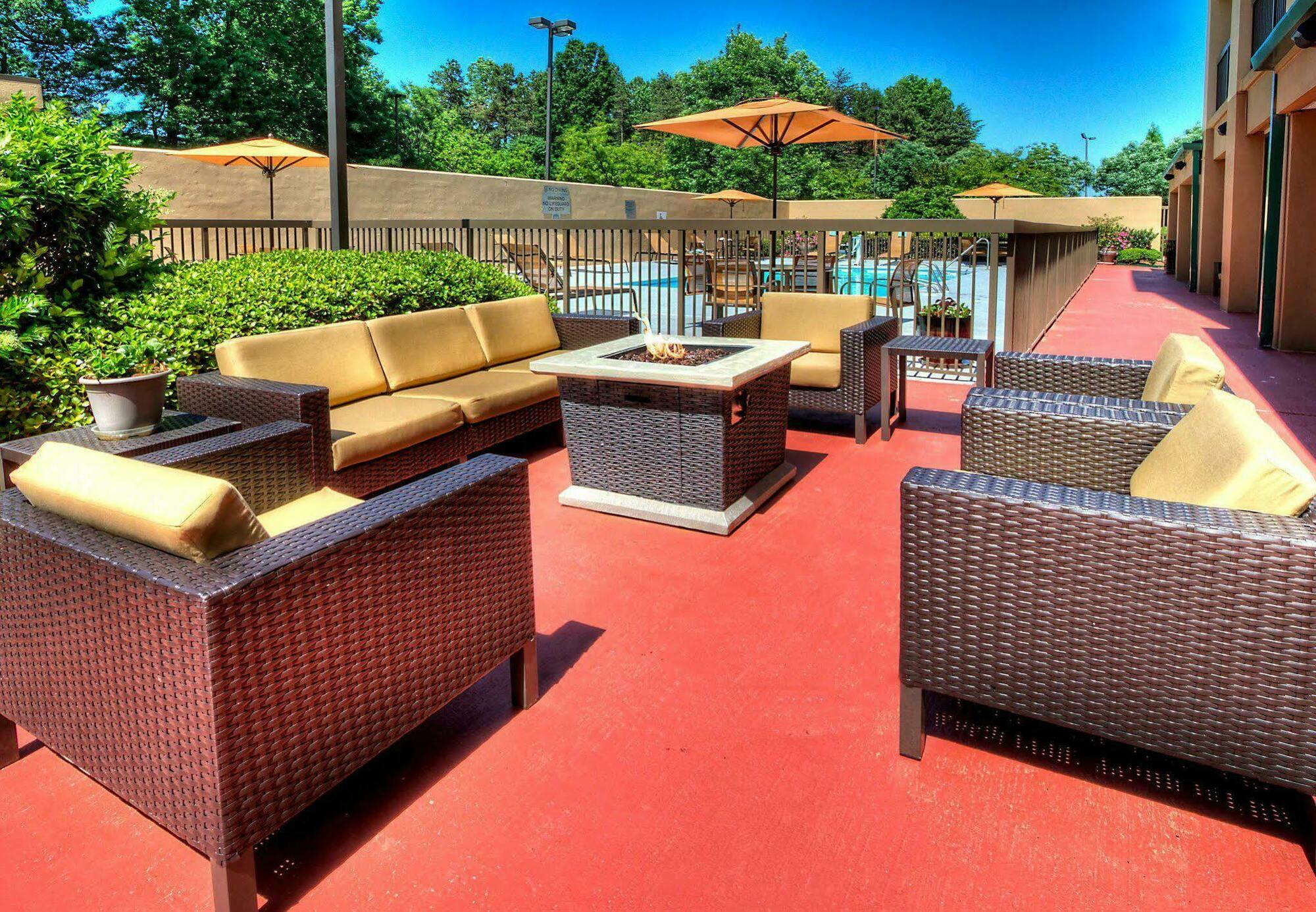 Courtyard By Marriott Burlington Ξενοδοχείο Εξωτερικό φωτογραφία
